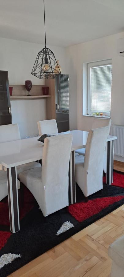 Sweet Apartment *